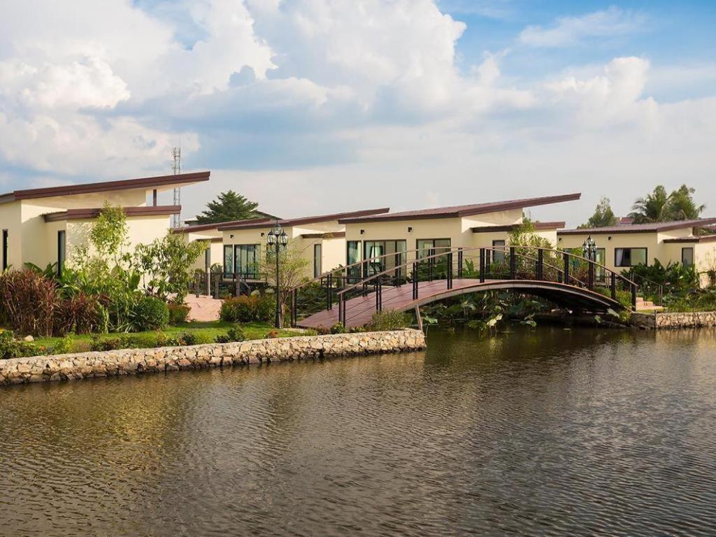 Bua Tara Resort Nong Prue Exterior photo