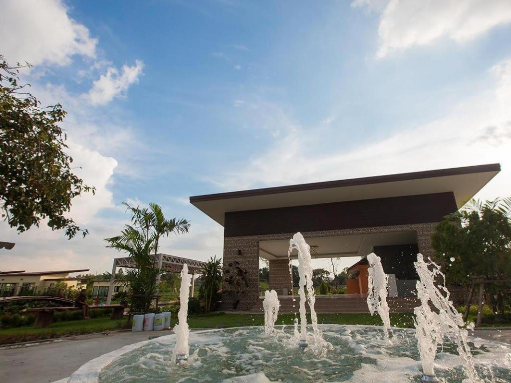 Bua Tara Resort Nong Prue Exterior photo
