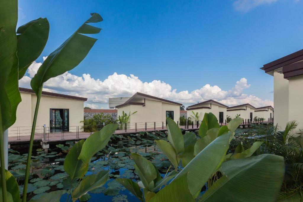 Bua Tara Resort Nong Prue Exterior photo