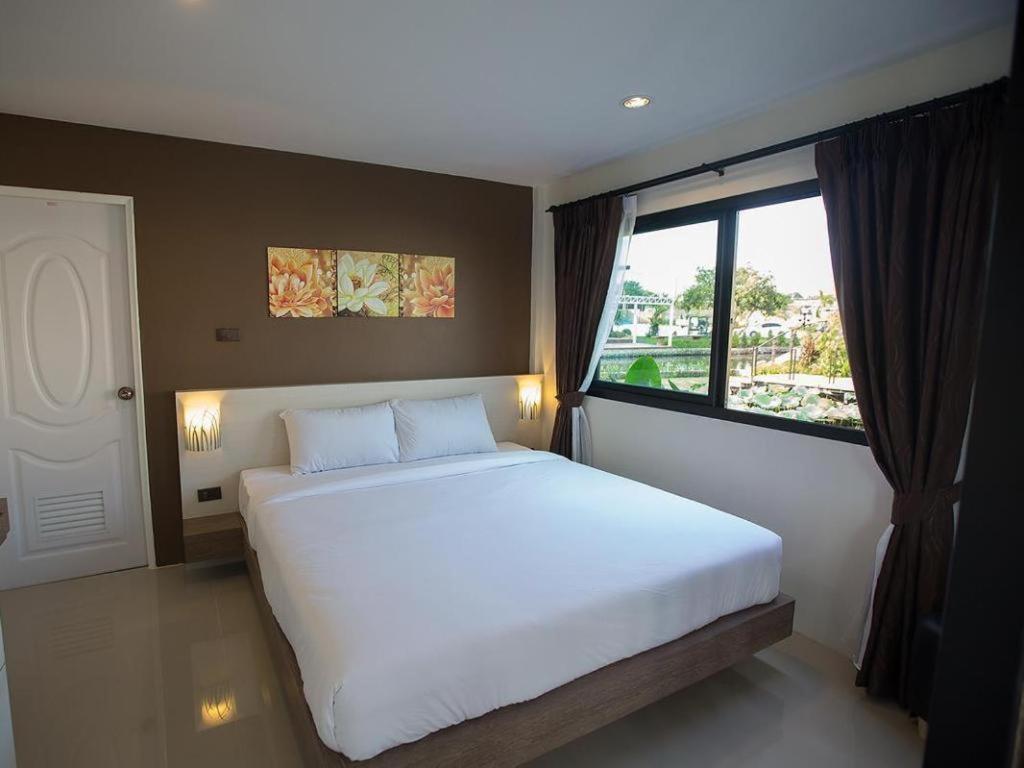 Bua Tara Resort Nong Prue Exterior photo