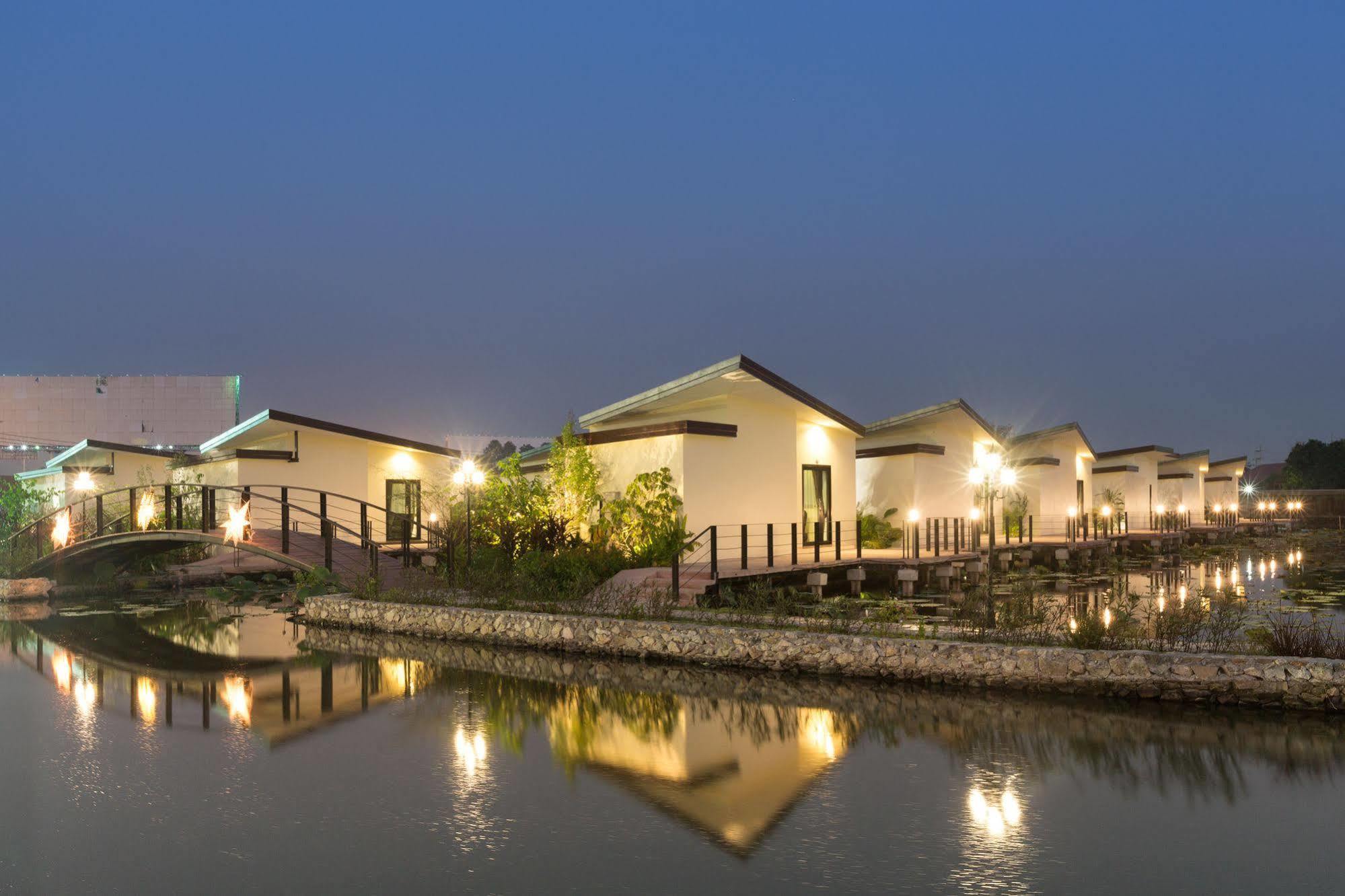Bua Tara Resort Nong Prue Exterior photo